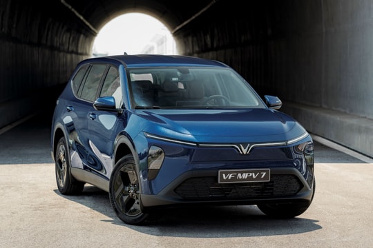 VinFast VF MPV 7: Mẫu xe cho gia đình vì rộng rãi, chạy 'bốc', chi phí hời