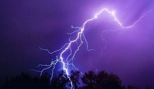 Người dân nâng cao ý thức chủ động phòng tránh các hiện tượng thời tiết cực đoan
