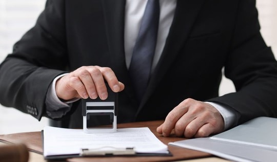Bỏ bắt buộc công chứng với 6 giao dịch