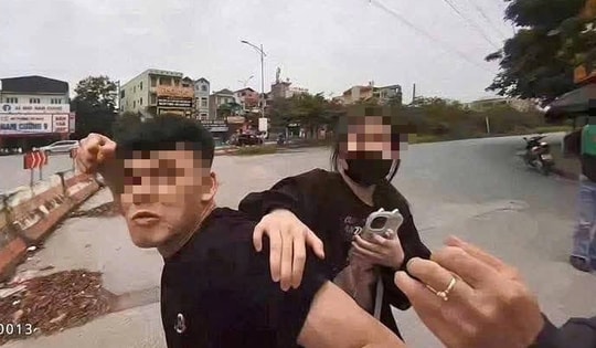 Nam thanh niên đấm CSGT khi bị kiểm tra nồng độ cồn