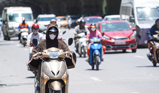 Nắng nóng oi bức ở miền Bắc còn kéo dài đến khi nào?