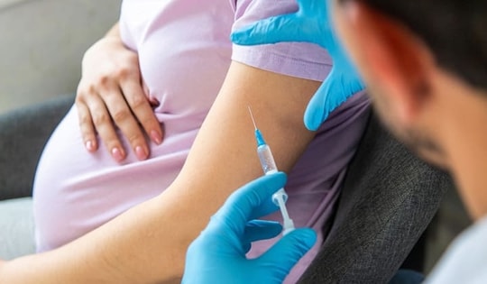 3 vaccine quan trọng nên tiêm khi mang thai