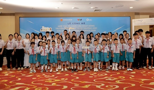 Giải chạy học sinh thu hút hàng nghìn em nhỏ tham gia vì sức khỏe cộng đồng