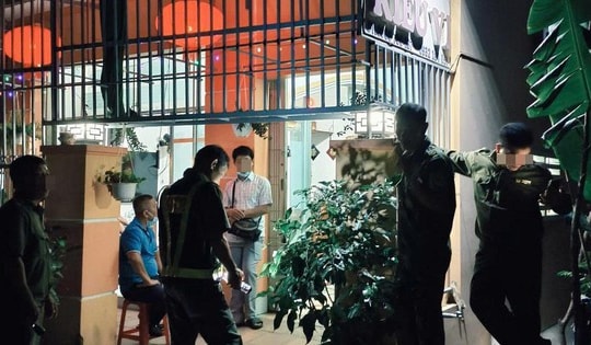 Chủ nhà nghỉ ở Khánh Hòa phá cửa, tá hỏa phát hiện cô gái thuê phòng tử vong bất thường