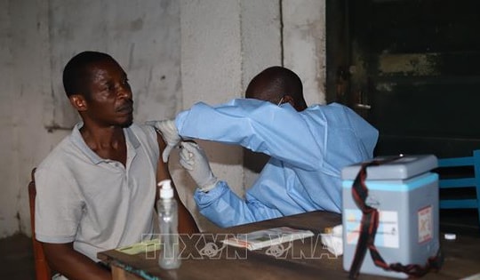 Nguy cơ lây lan virus Ebola xuyên biên giới