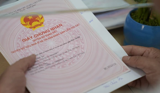 Nhiều người mua nhà vẫn 'mù mờ' về chi phí làm sổ đỏ: Những loại thuế, phí nào cần phải đóng?