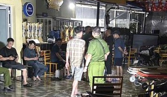 Nghi bị điện giật, hai nhân viên nhà hàng tử vong trong bếp
