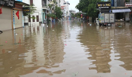 Mưa dông cấp tập đầu mùa gây thiệt hại khoảng 10,2 tỷ đồng
