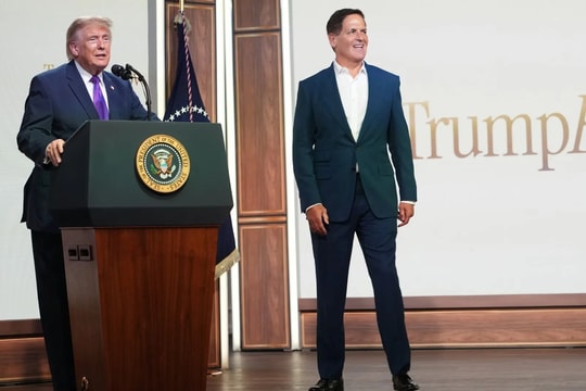 Hơn 600 loại thuốc gốc 'đổ bộ' nền tảng dược phẩm giá rẻ của ông Trump