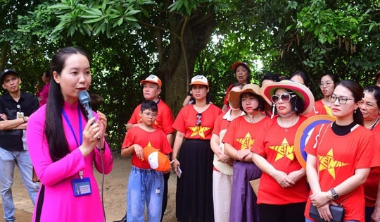 Học Bác từ những câu chuyện giản dị