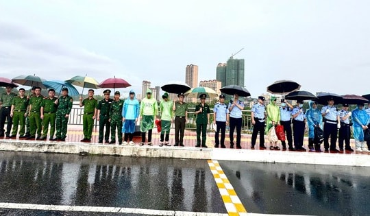 Trao trả 13 công dân Trung Quốc nhập cảnh trái phép vào Việt Nam