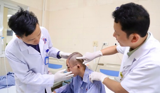 Từ khoản tạm ứng 2 triệu đồng đến ca mổ ở Bệnh viện K hồi sinh tương lai cho thiếu niên mắc ung thư da