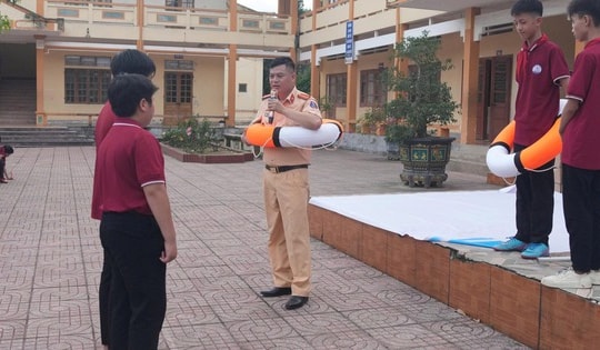 Chung tay dựng 'lá chắn' phòng chống đuối nước cho trẻ em trong mùa hè