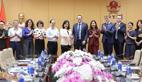 Bộ trưởng Đào Hồng Lan tiếp Đại sứ Vương quốc Anh tại Việt Nam, thúc đẩy hợp tác y tế song phương