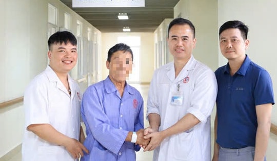 Cứu cụ ông 73 tuổi ở Hải Phòng bất ngờ ngừng tim, ngừng tuần hoàn trước phòng can thiệp