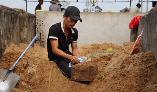 Gần một thập kỷ đưa những ngôi mộ bị lãng quên về 'mái nhà' chung