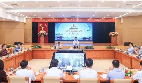 Đường bộ 'gánh' 75% hàng hóa, Bộ Xây dựng nói gì về nguy cơ mất cân đối?