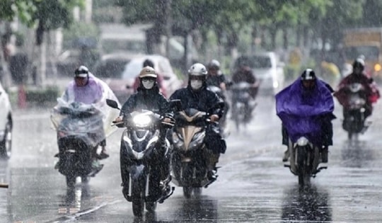 Cảnh báo mưa dông nội thành Hà Nội