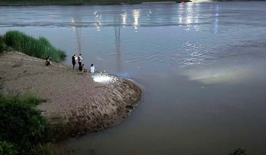 Rủ nhau đi tắm sông, hai nam sinh lớp 8 đuối nước thương tâm