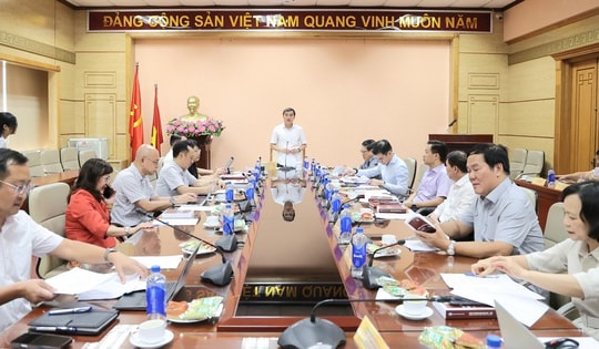Thứ trưởng Trần Văn Thuấn yêu cầu đẩy nhanh xây dựng ngân hàng câu hỏi kiểm tra năng lực hành nghề