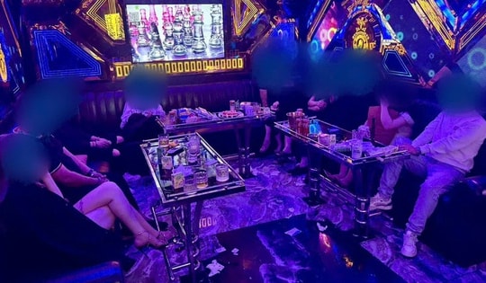 Đột kích quán karaoke ở Khánh Hòa, bắt quả tang 3 thiếu nữ đang 'phục vụ' khách bay lắc