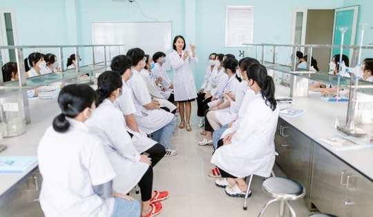 Nghị định 182 và câu chuyện giữ chân người làm giáo dục