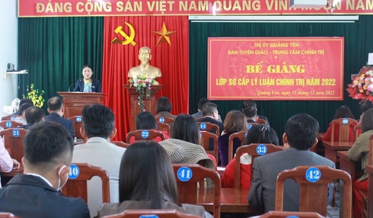 Đang học Trung cấp Lý luận chính trị có được bổ nhiệm Phó Trưởng phòng?