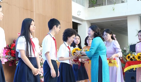 Lời dặn học trò ‘khép lại trang sách’ để mở ra mùa hè trải nghiệm của cô Hiệu trưởng