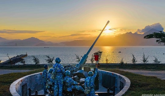 Huấn luyện 'săn UAV' trên đỉnh Sơn Trà