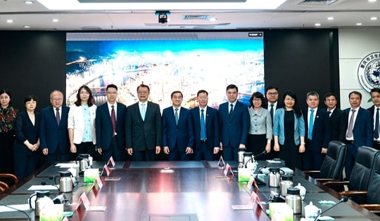 Thứ trưởng Trần Văn Thuấn làm việc với Uỷ ban Y tế và Sức khoẻ Thành phố Trùng Khánh, Trung Quốc