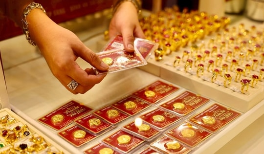 Chốt giá vàng hôm nay ngày 27/5 tiếp đà giảm rất mạnh