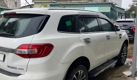 Người 'khóa đuôi' ô tô giữa đường ở Hà Tĩnh bị phạt 50 triệu đồng