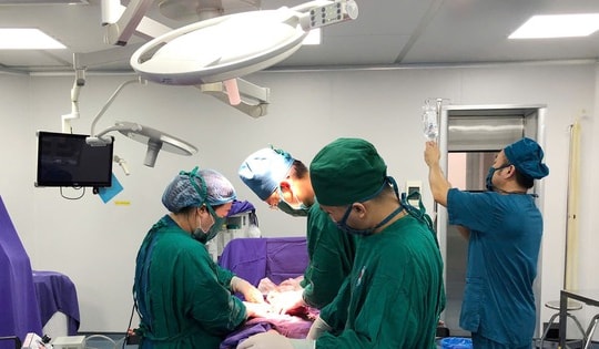 Cứu kịp thời ca suy thai 41 tuần, giữ an toàn cho mẹ và bé