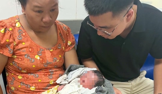 Xót xa bé trai còn nguyên dây rốn bị bỏ rơi trước chùa ở Huế