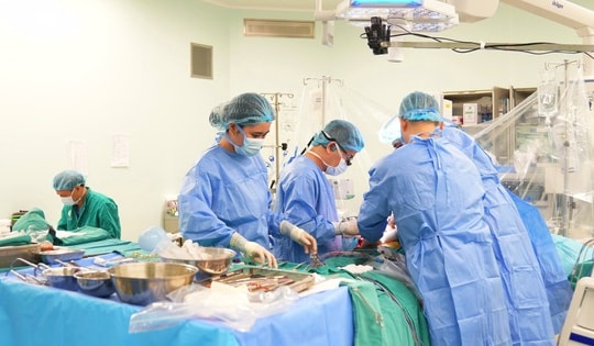 Vượt qua bất tương xứng, ghép tim thành công cho bệnh nhân suy tim giai đoạn cuối