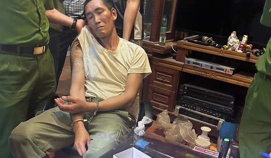 Bắt đối tượng tàng trữ ma túy, phát hiện nhiều súng và vũ khí