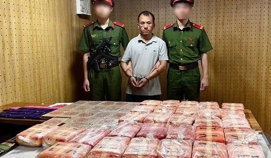 Khống chế những tay buôn ma túy cực nguy hiểm nổ súng chống trả, chém công an bị thương