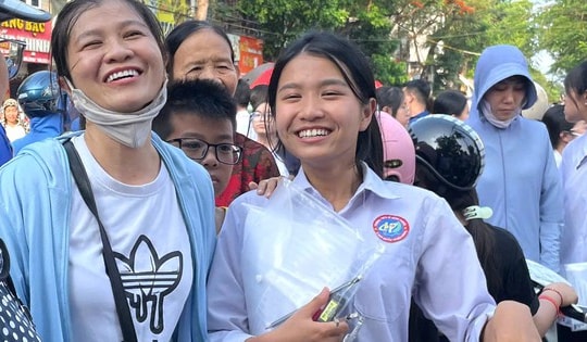 Thí sinh Hải Phòng 'thở phào' sau môn thi đầu tiên vào lớp 10