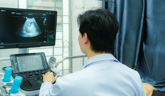 TPHCM khám sàng lọc bệnh tim mạch và chăm sóc răng miệng miễn phí cho trẻ em