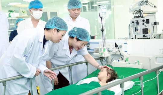 Hàng trăm phần quà đến với bệnh nhi dịp 1/6