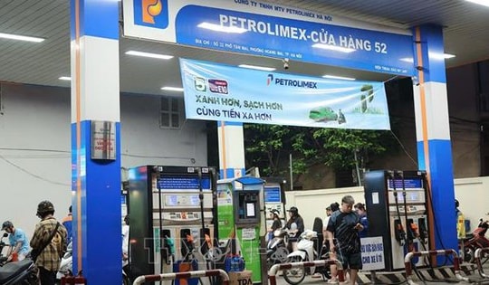 Hà Nội trước thời điểm chuyển đổi xăng E10