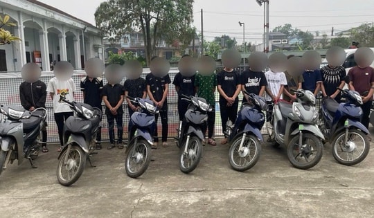Khởi tố 14 thanh thiếu niên mang dao, kiếm truy đuổi người đi đường trong đêm