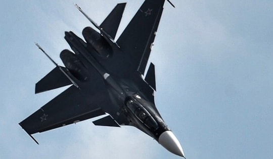 Bom Iran lần đầu xuất hiện trên tiêm kích Su-30 Nga