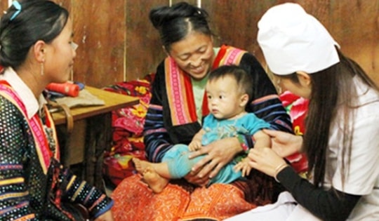 Nhân viên y tế, cô đỡ thôn, bản được hỗ trợ gần 1,8 triệu đồng/tháng từ 15/7