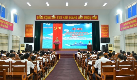 Bộ Tư lệnh Vùng 4 kiểm tra đơn vị vững mạnh toàn diện tại Lữ đoàn 955