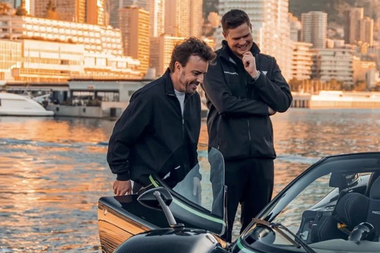 Alonso tậu Pagani Zonda độc bản giữa mùa F1 thảm hại