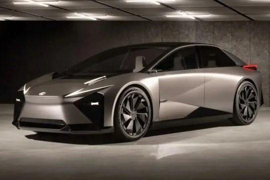 Lexus hủy dự án sedan điện mới trước ngày sản xuất