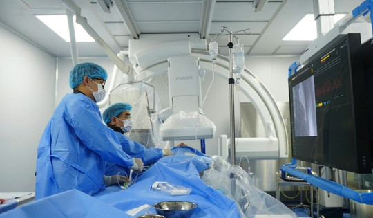 Chạy đua với tử thần, cứu sống bệnh nhân ngừng tim do nhồi máu cơ tim cấp