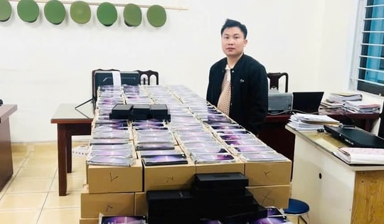 Khởi tố 3 người bán hơn 1.000 điện thoại Samsung Galaxy S23 Ultra giả