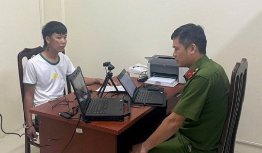 Tạm giữ 2 đối tượng lao xe vào CSGT